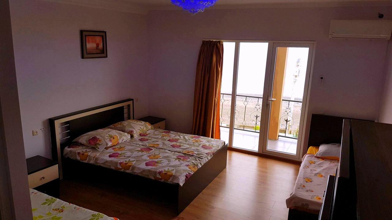 Отель Kobuleti Lalima House Экстерьер фото